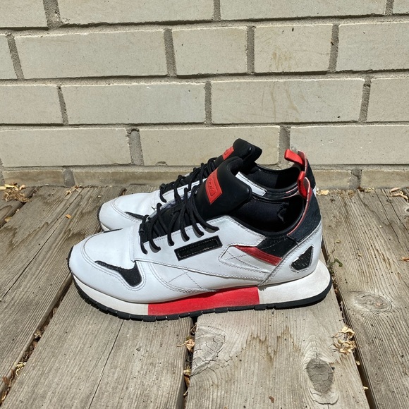 Women’s Reebok running shoes - Picture 10 of 15